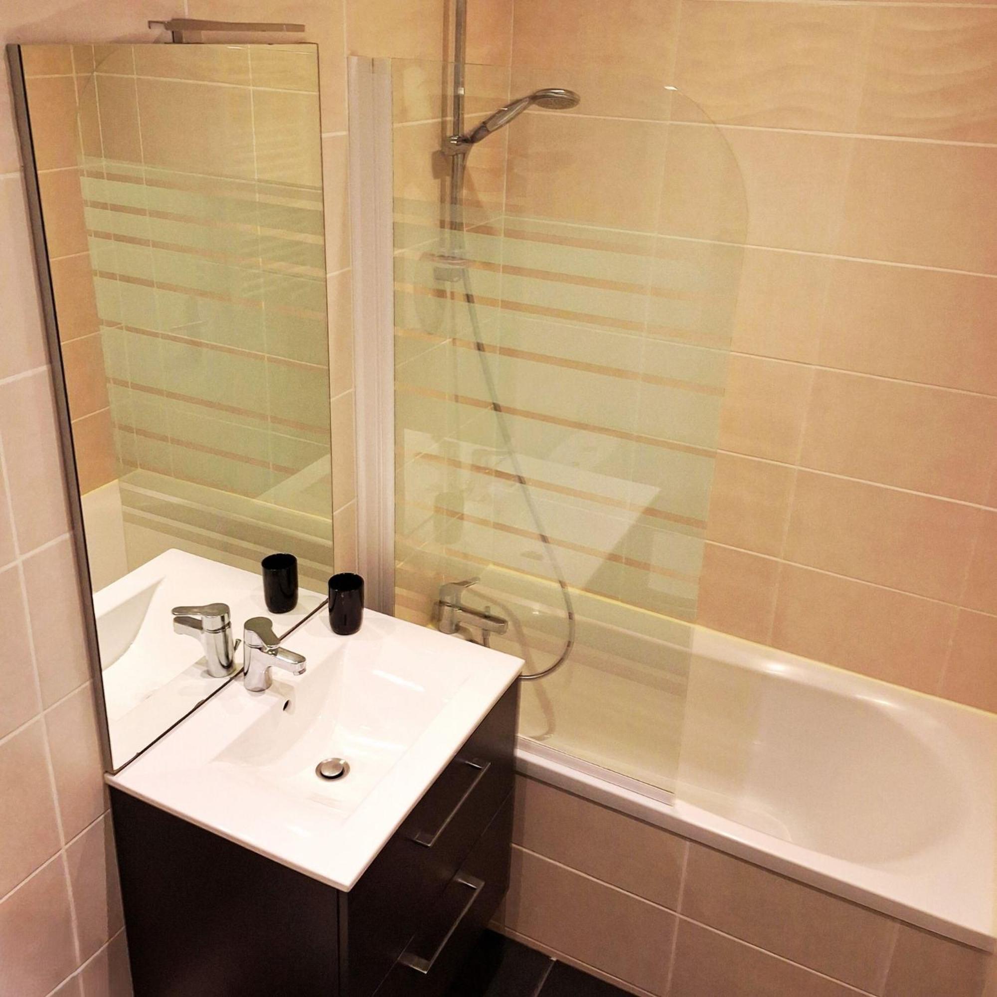 Le Fatsia - Rennes Gare T2 Apartment Ngoại thất bức ảnh